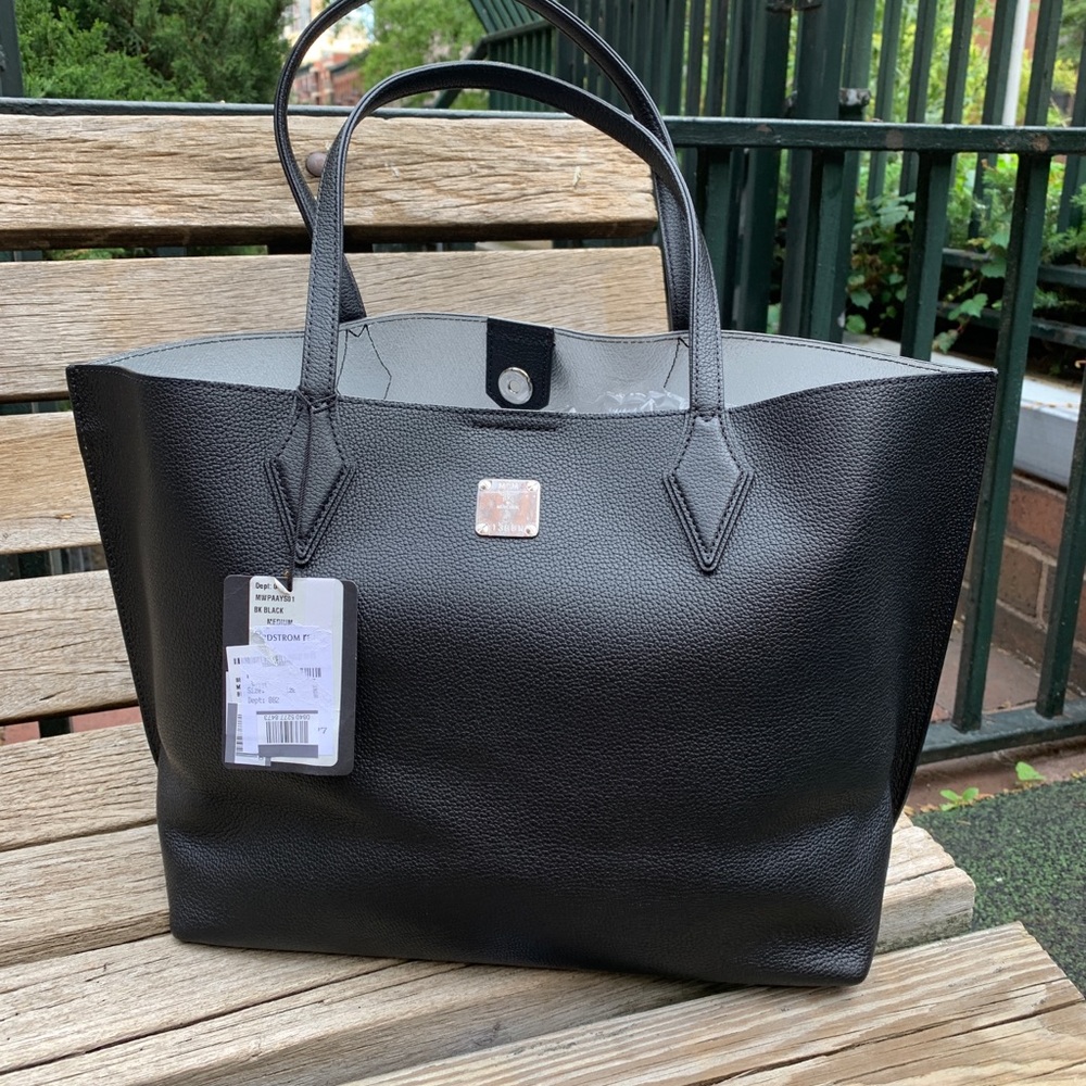 ⛔️SOLD⛔️Authentic MCM two tone Leather tote - Picture 1 of 10